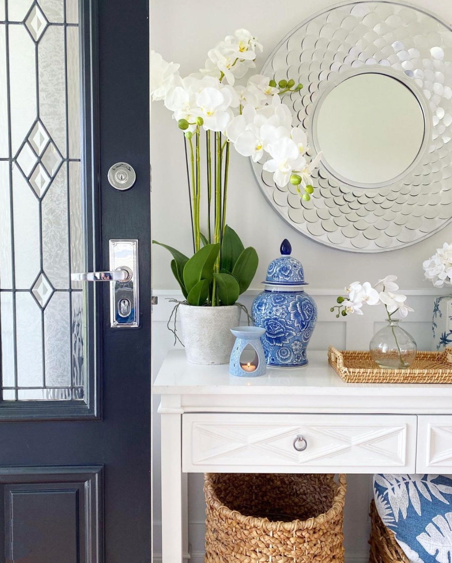 Console table in entryway