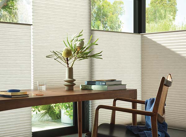 duette-hunter-douglas-aero-drapery-and-blind